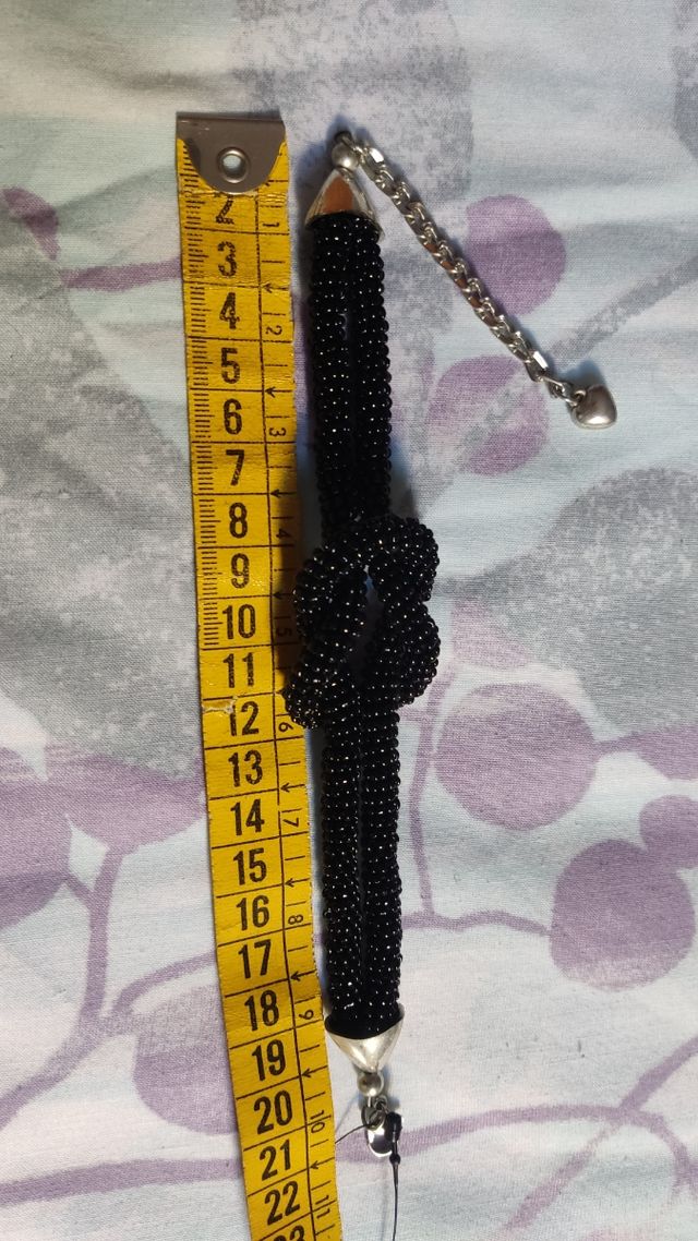 Juego de pulsera y pendientes negros, sin estrenar