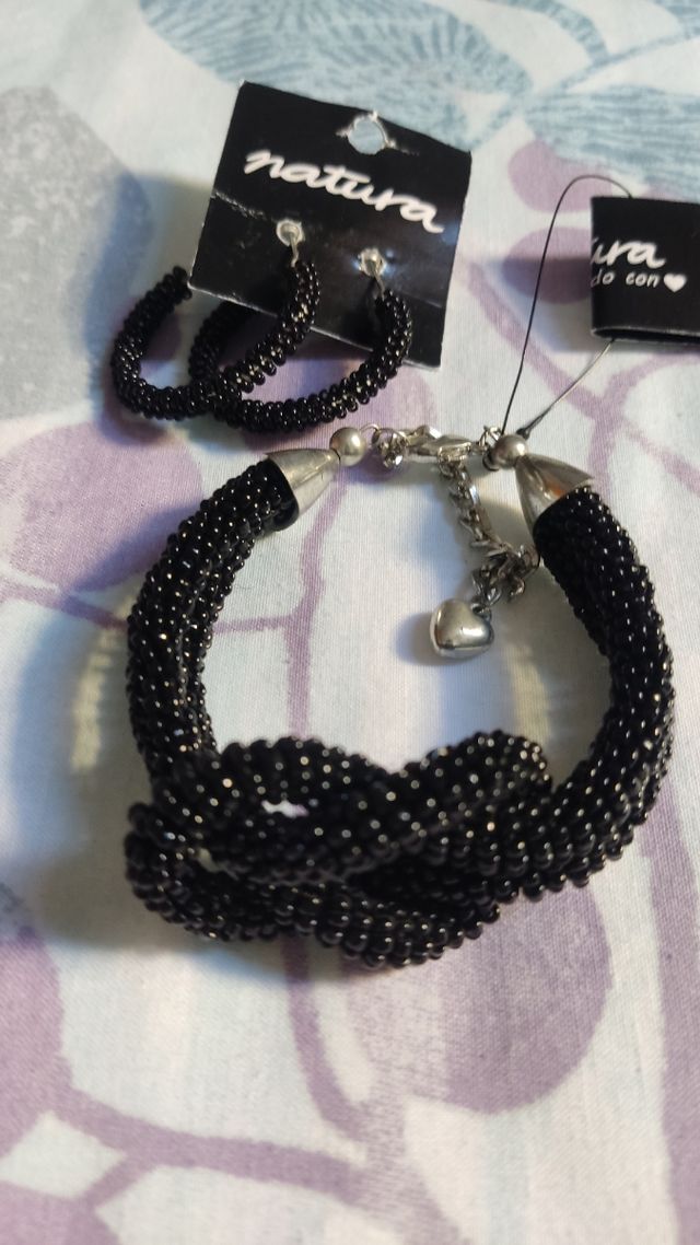 Juego de pulsera y pendientes negros, sin estrenar
