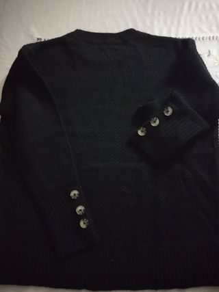 JERSEY NEGRO SFERA. CON BOTONES MANGAS
