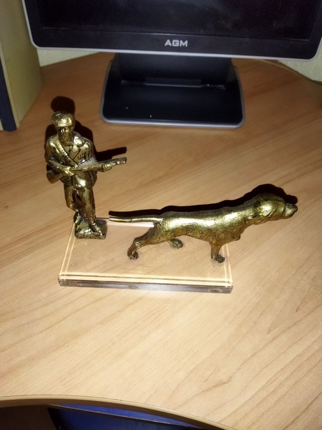 antiche figure in bronzo.