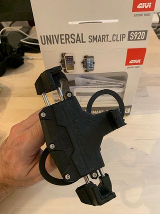 Soporte móvil Givi Universal