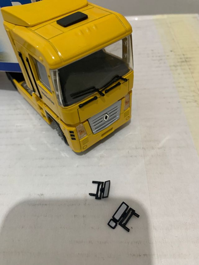 Renault magnum komatsu de joal ref 373