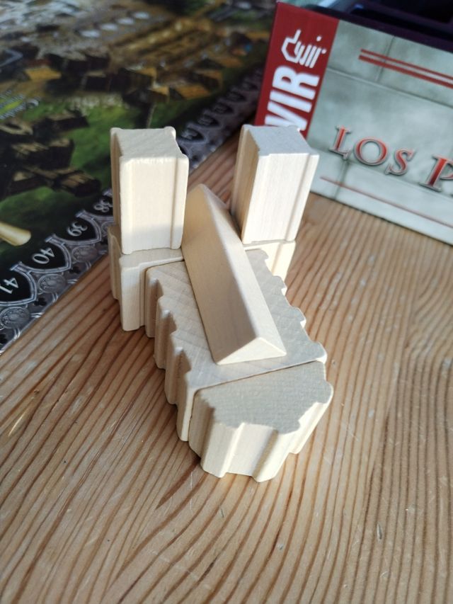 Los pilares de la tierra, juego mesa