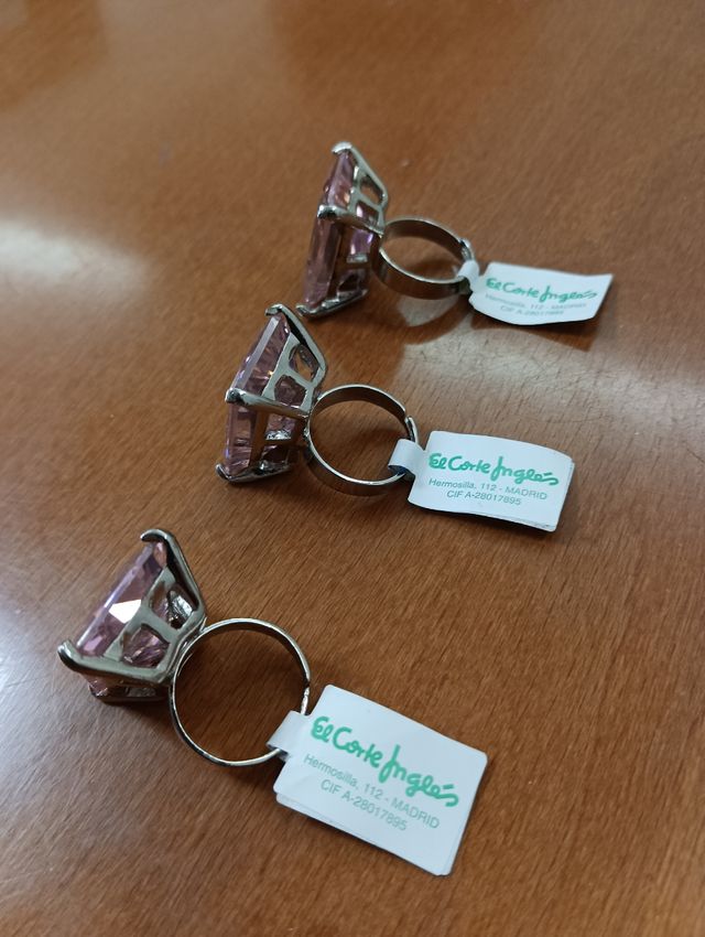 Anillo con imitación Zafiro Rosa  (Corte Inglés)