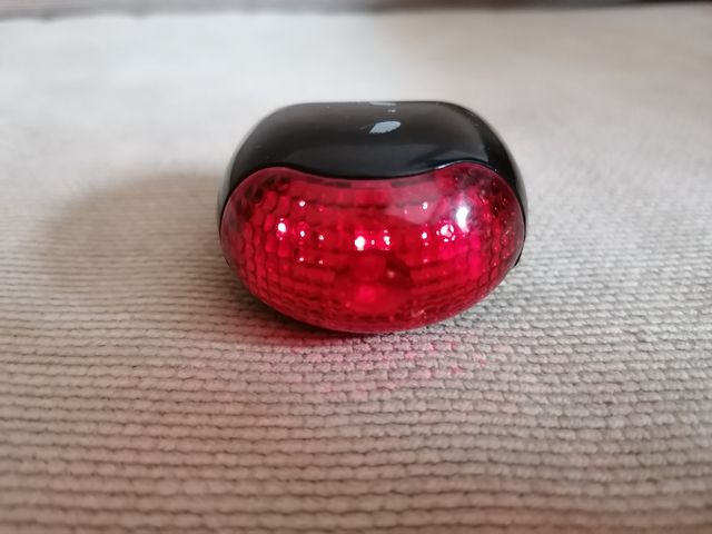 Luz trasera para bicicleta o patinete