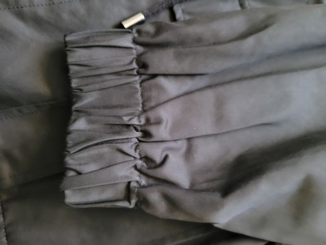 Gabardina negra de señora