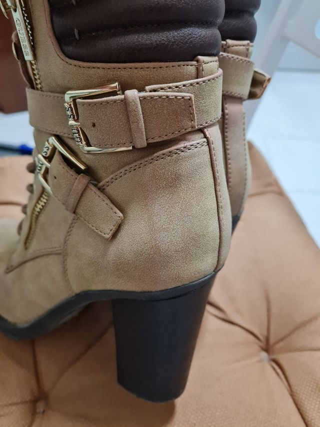 Botin Guess num 39