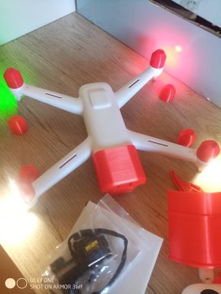 dron fimi A3 con servo para calar cebo de pesca