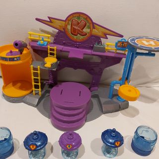 SUPER ZINGS,plaforma, muñecos, vehiculos y mochila