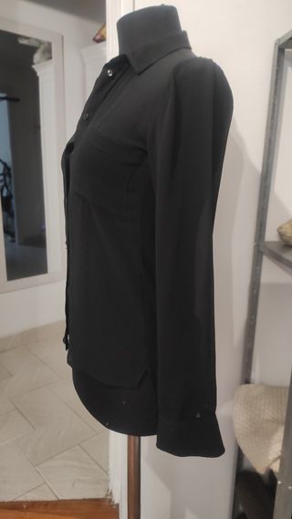 Camisa semi transparente. Talla S. Stradivarius