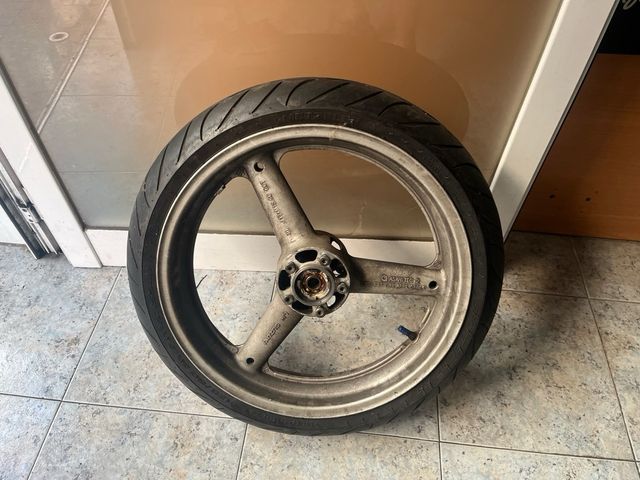 Ruedas Suzuki SV año 2001
