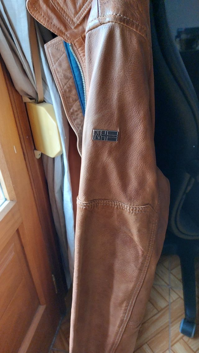 Napapijri Cazadora Piel. Preciosa 400 Euros tienda