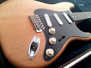 Arreglos y ajustes de guitarras a domicilio