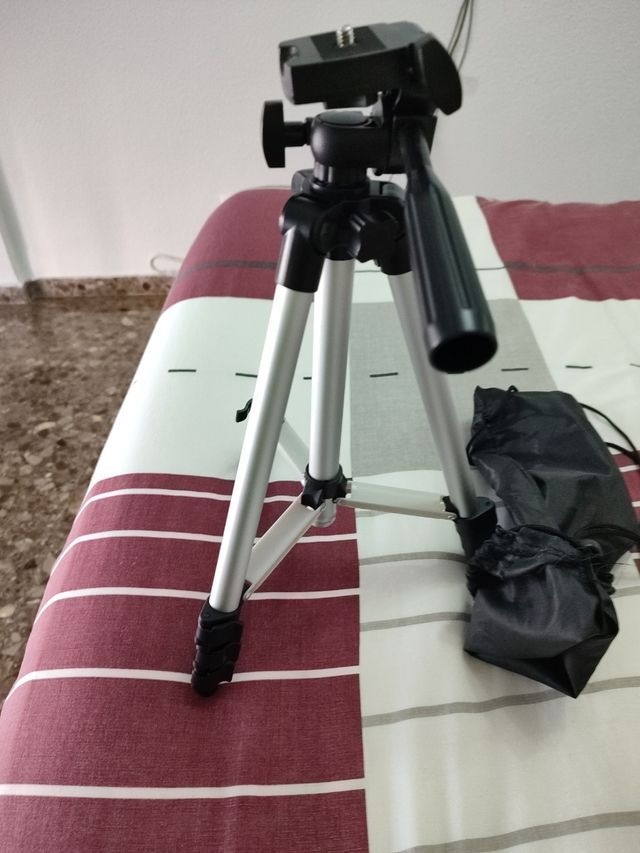 TRIFFO PER FOTOCAMERA O FOTOGRAFIA