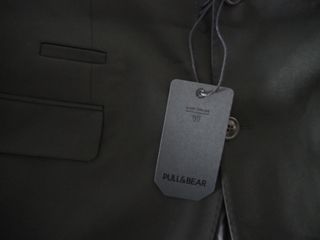 Pull&Bear. Chaqueta blazer negra. Talla 50 / L