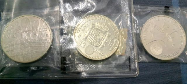 Pesetas y otras monedas