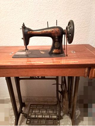 Maquina de coser Singer la máquina y Alfa el pie .