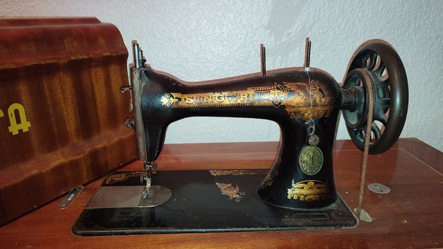 Maquina de coser Singer la máquina y Alfa el pie .