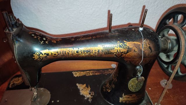 Maquina de coser Singer la máquina y Alfa el pie .