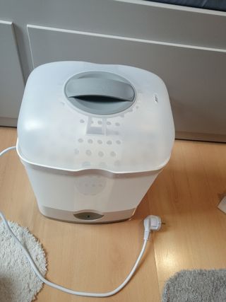 estirilizador de biberones marca CHICCO.