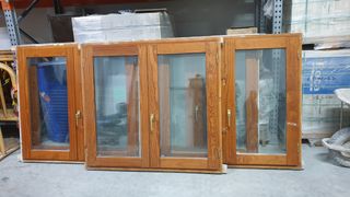 1 VENTANA PEQUEÑA DE MADERA
