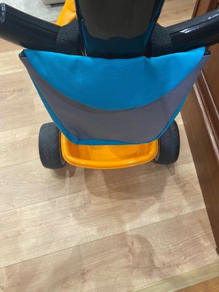 Triciclo nuevo. Play music feber