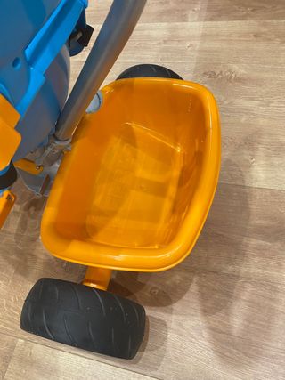 Triciclo nuevo. Play music feber