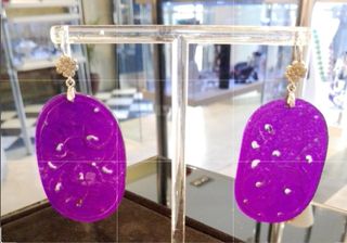 PENDIENTES EN JADE COLOR MORADO.