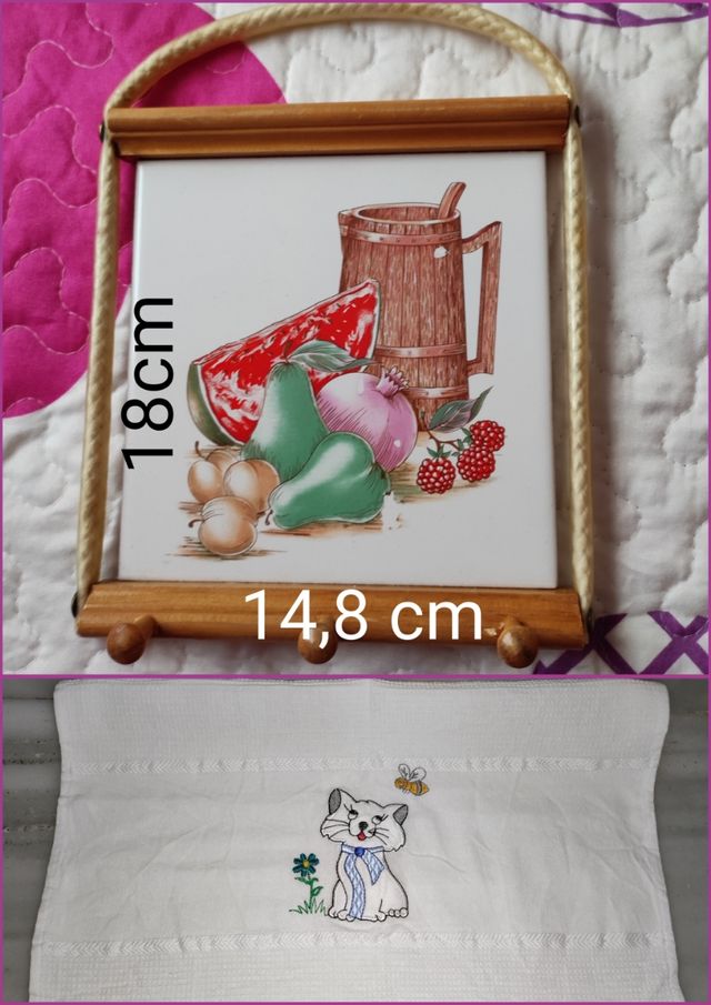 Colgador de cocina y un paño.