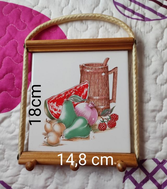 Colgador de cocina y un paño.