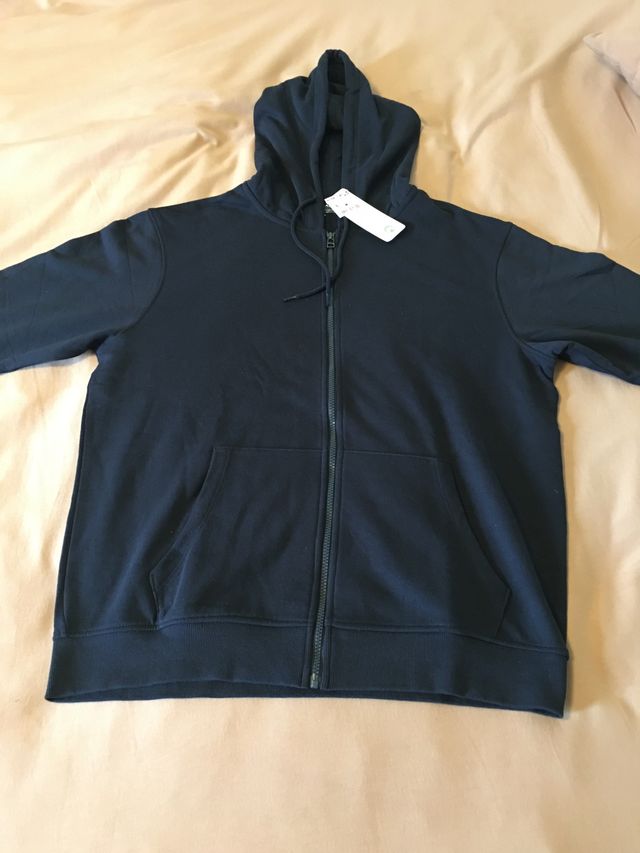 Sudadera con capucha. Azul oscuro. Nueva.