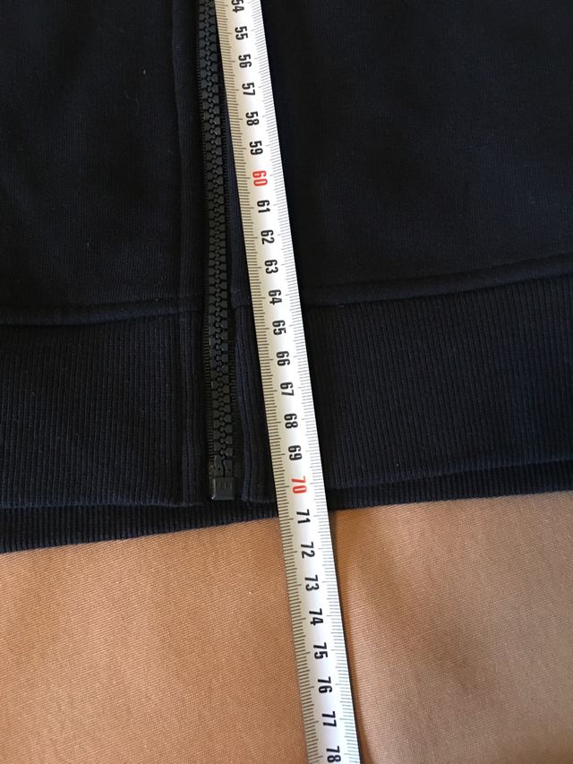 Sudadera con capucha. Azul oscuro. Nueva.