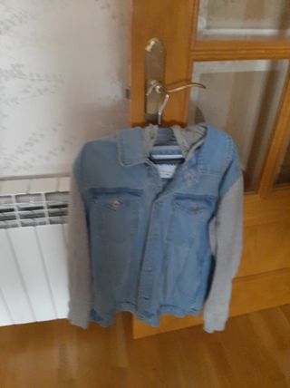 Cazadora vaquera de chico, con capucha , talla S