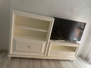 Mueble salón de madera.