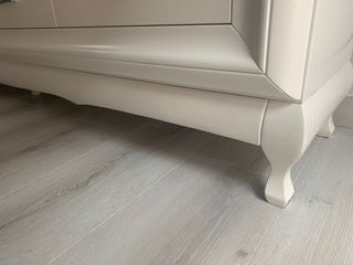 Mueble salón de madera.