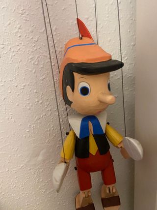 Marioneta de Pinocho antigua de madera