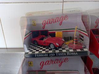 Lote de 5 coches Ferraris escala  1.43  nuevos