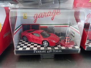 Lote de 5 coches Ferraris escala  1.43  nuevos