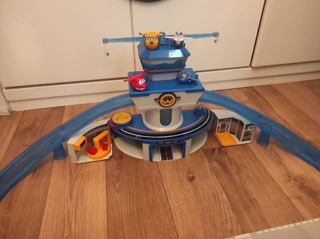 aeropuerto super wings