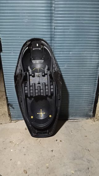 Asiento Yamaha xmax 250- 2005