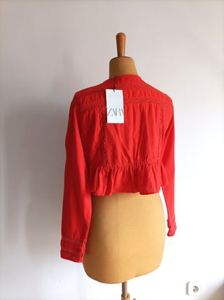Camisa de Zara con etiqueta