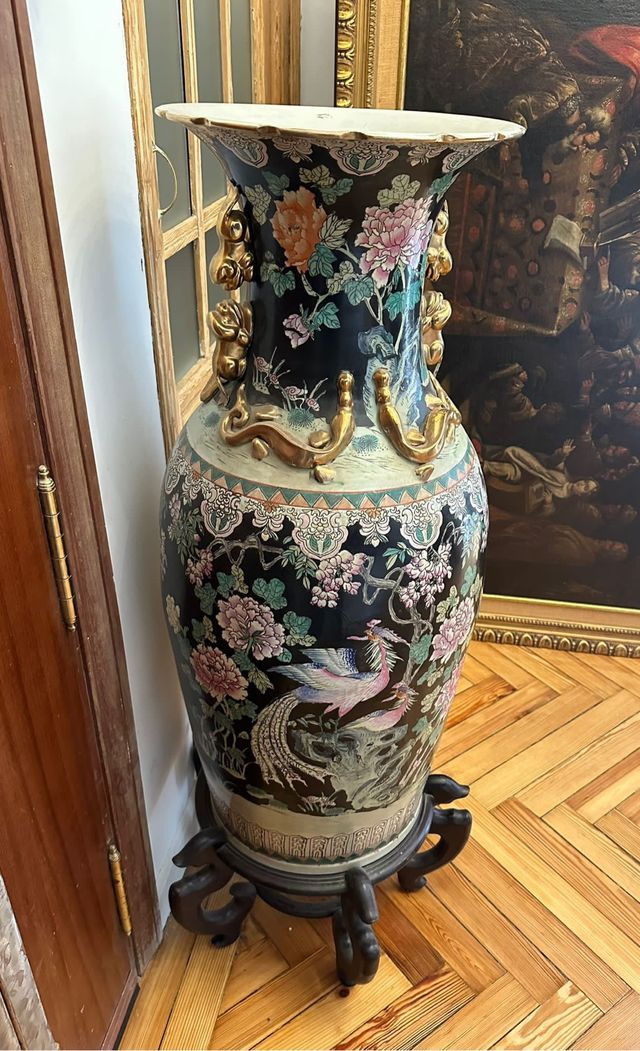 Jarrón chino de gran tamaño.