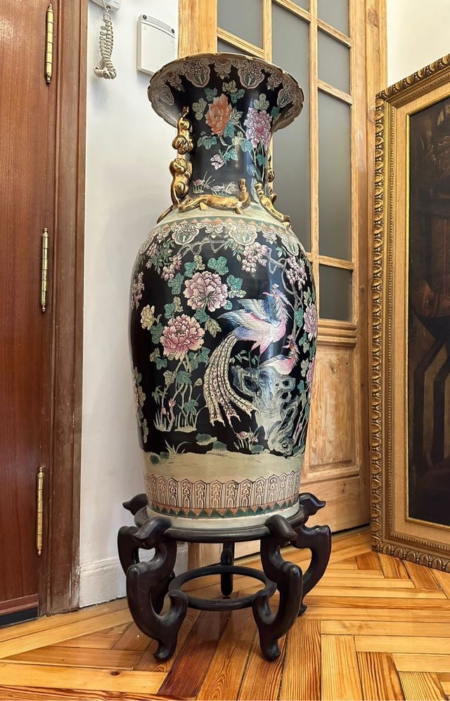 Jarrón chino de gran tamaño.