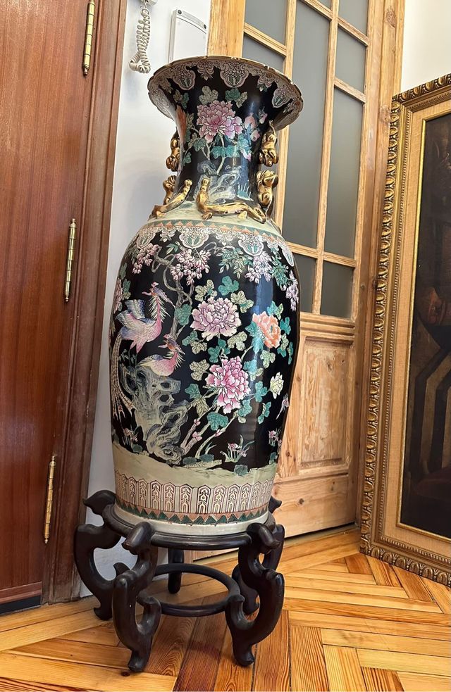 Jarrón chino de gran tamaño.