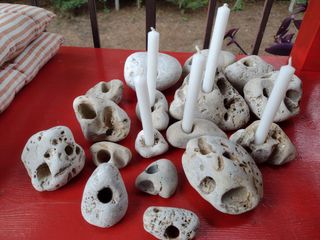 PIEDRAS RECOGIDAS EN LA PLAYA  EROSIONADAS.