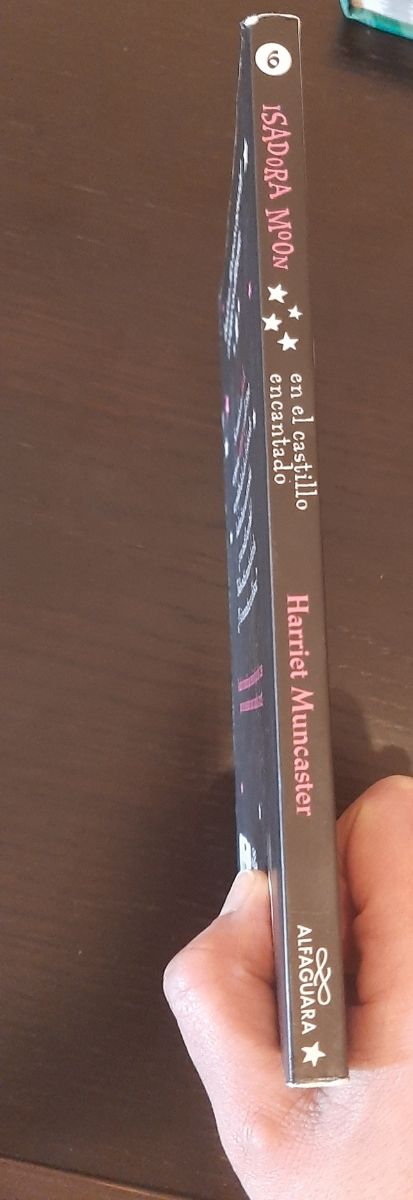 Isadora Moon en el Castillo Encantado 