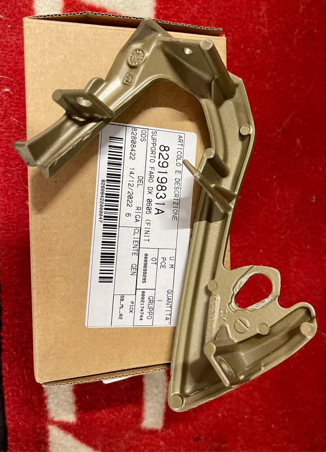 Soporte derecho faro ducati Streetfighter 1098S