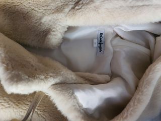 Chaqueta acolchada cálida con capucha, talla 10 

