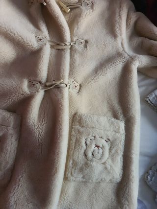 Chaqueta acolchada cálida con capucha, talla 10 

