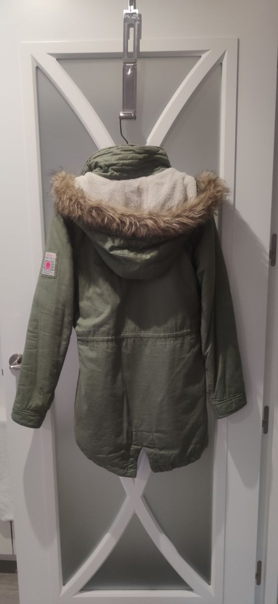 PARKA VERDE Y FUCSIA